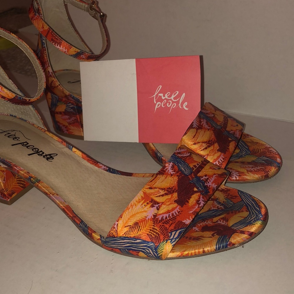 Printed heel - Picture 2 of 8